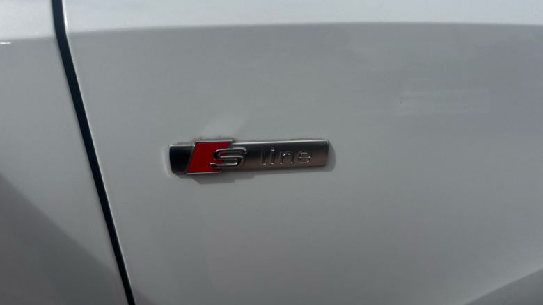 Audi Q3 45 TFSI e S Line 5dr S Tronic Estate